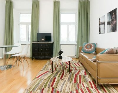 Designer Studio Close to the Center