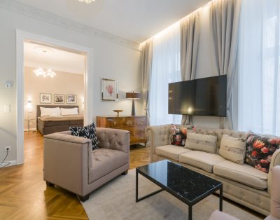Timeless Luxury: Designer Apartment with Viennese Charm and Modern Elegance